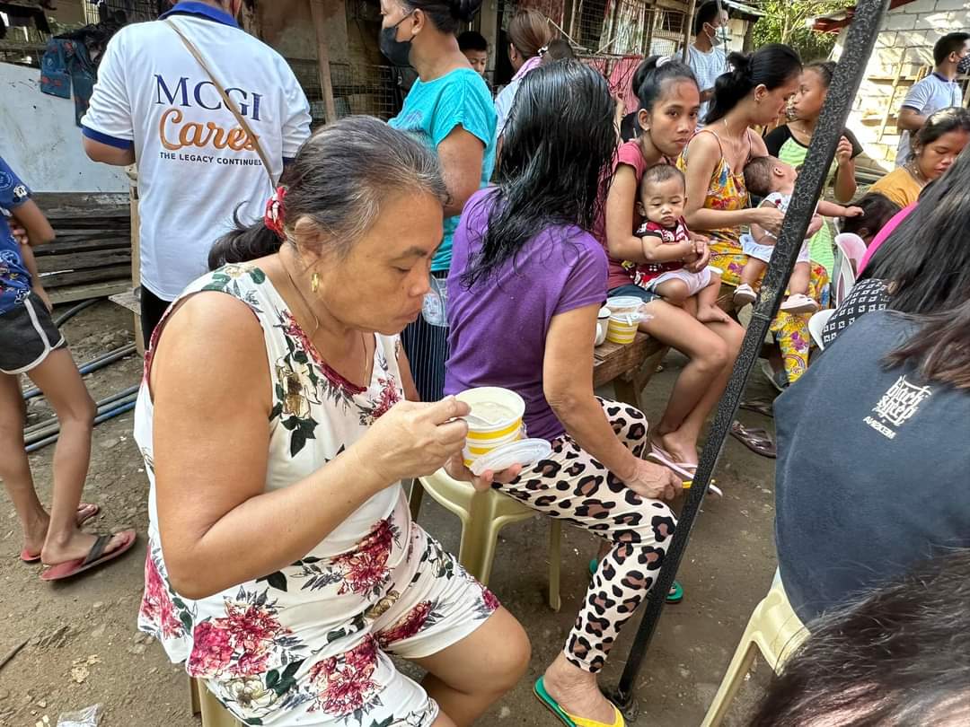 Romantico554's tweet photo. MCGI Locale of Imelda feeding program and free store...

#MCGICares 
#TheLegacyContinues
#MCGIDRRT https://t.co/Ok70N2KBok