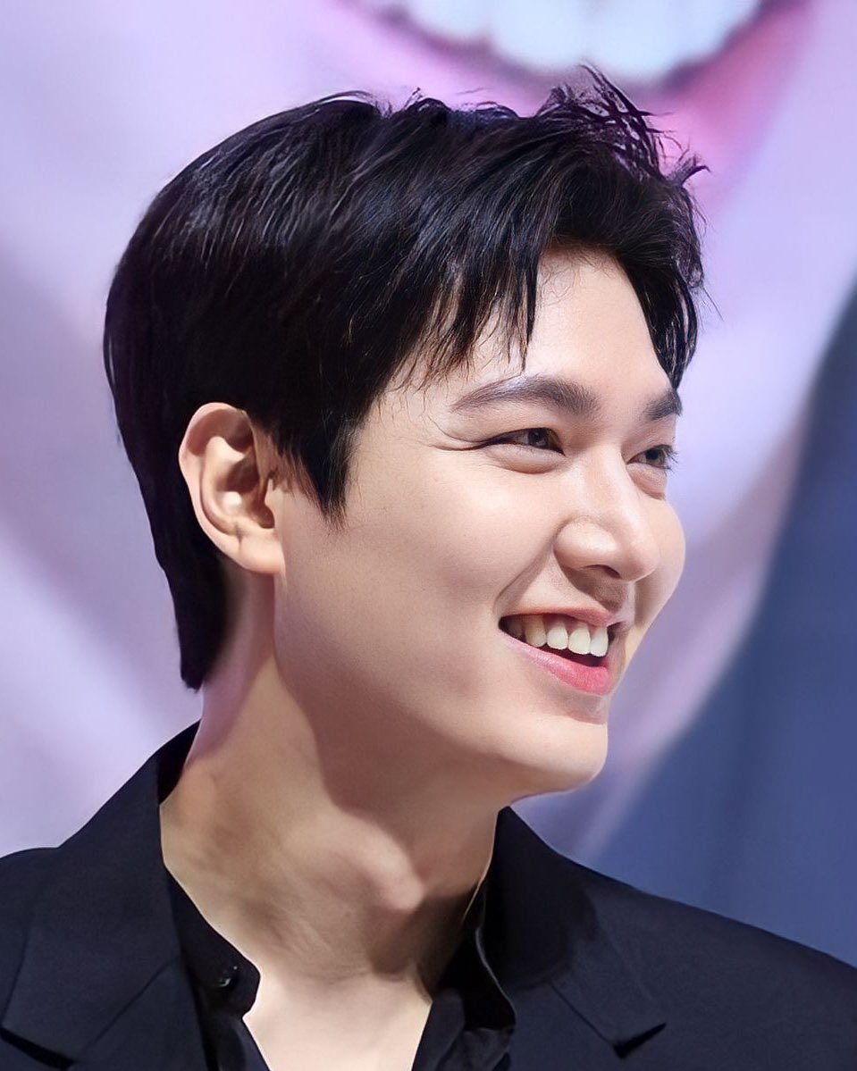 FUTRIANA's tweet photo. Ya ampun.. bisa putar balik ga? Gantengnya kelewatan nih…

#LeeMinHo https://t.co/8z7Dka1F12