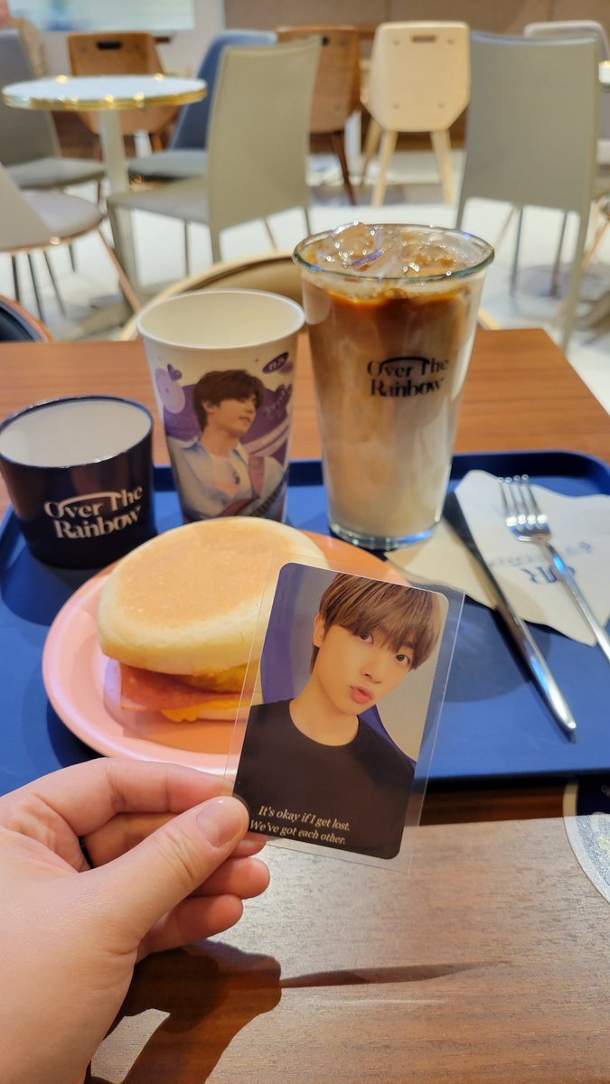 넘 행복해 ㅠㅠ♡
현구 생일축하해💜

<a href="/official_ONEWE/">원위 (ONEWE)</a>
#원위 #ONEWE #강현 #KANGHYUN