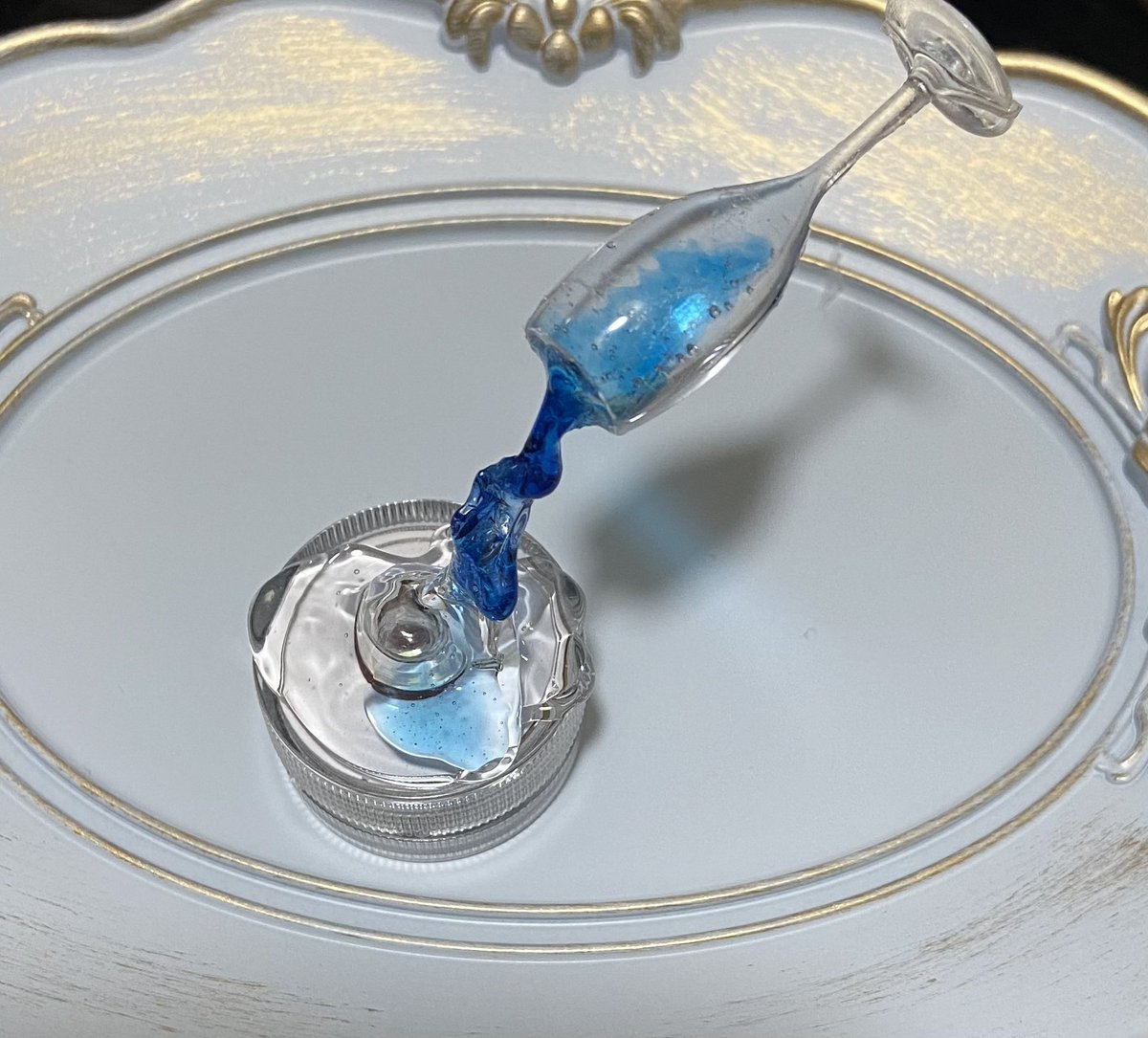 clotho_town's tweet photo. とろり

#レジン 
#ハンドメイド 
#ハンドメイド作家さんと繋がりたい 
#人魚の涙 https://t.co/XtBYjNXWJu