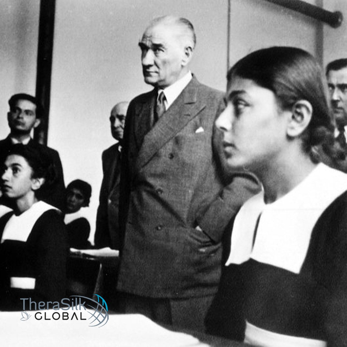 “Öğretmenler; Cumhuriyet sizden fikri hür, vicdanı hür, irfanı hür nesiller ister." GAZİ MUSTAFA KEMAL ATATÜRK
Tüm Öğretmenlerimizin ve Eğitimcilerimizin Öğretmenler Günü Kutlu Olsun.
#24kasım #therasilk #atatürk #başöğretmen #iyikivarsınöğretmenim