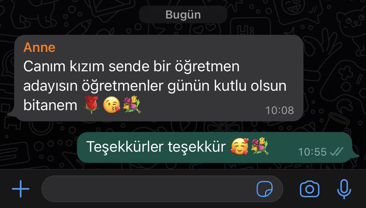 Öğrencilerim çok şanslı 22 Kasım doğum günüm 24 Kasım Öğretmenler Günü tek kutlamayla kurtulacaklar benden😂😂😂