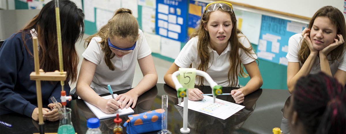 Join us on December 7 for our free online event to explore effective practical science at KS2 and KS3! 🧪 
Head here to find out what we have in store: ow.ly/BxJy50LIcwA #SciEd #PriSci #ASEChat