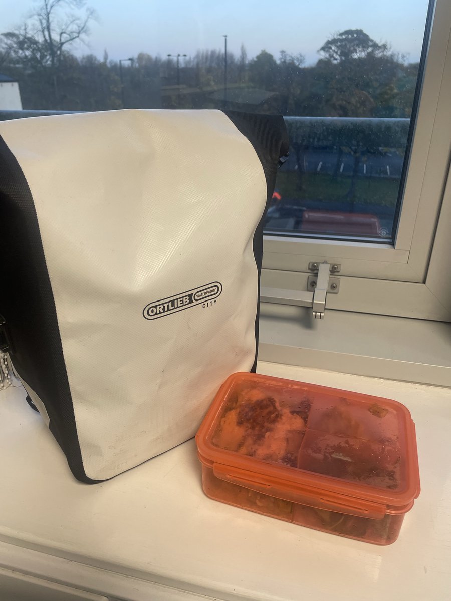janine_maddison's tweet photo. I found a pannier on my cycle along Armstrong Bridge to work this morning. Hoping someone can help reunite the cyclist with their lunch (and pannier). @sunrisecycleway @NthTyneCycleSoc @NewCycling @space4gosforth @NorthumbriaCC (Identify what else is in the pannier to claim) https://t.co/M2W1Uqqsfb