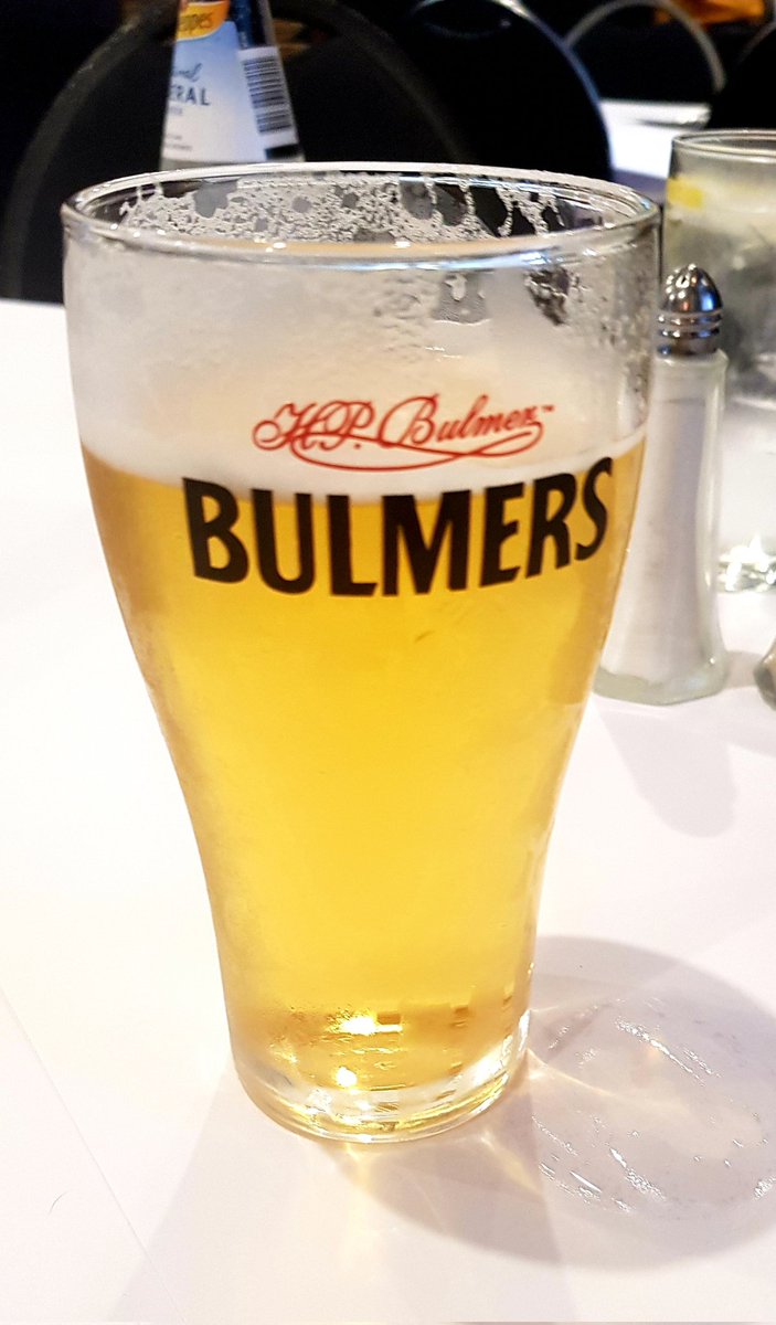 warriorboy67's tweet photo. Today turned into a great day. Dinner and drinks at my local. Enjoy your night twitter friends #Yardz #LiveloveGeelong https://t.co/GedOswbaXE