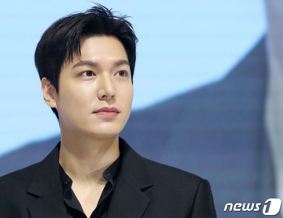 LindaxMinoz's tweet photo. Merzaesthetics Korea 
@actorleeminho 
#NEWAMBASSADOR
#merzaesthetics #울쎄라 
#MASJ #Ulthera #SeeMySkin #LiftMyWay

#이민호 #LEEMINHO #李敏鎬 #イミンホ https://t.co/t4dU4XDrQc