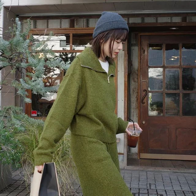 nugu_official's tweet photo. #nugu_original_collection #twenty_two 
[22] 新作のオリジナルはセットアップ。

ブークレのもこもことしたニット地に抹茶のようなくすみグリーン。
ハーフジップに7分丈のパンツは、斬新ながらもセンスが際立つ絶妙なバランスに。 https://t.co/IinY4Ix0v7