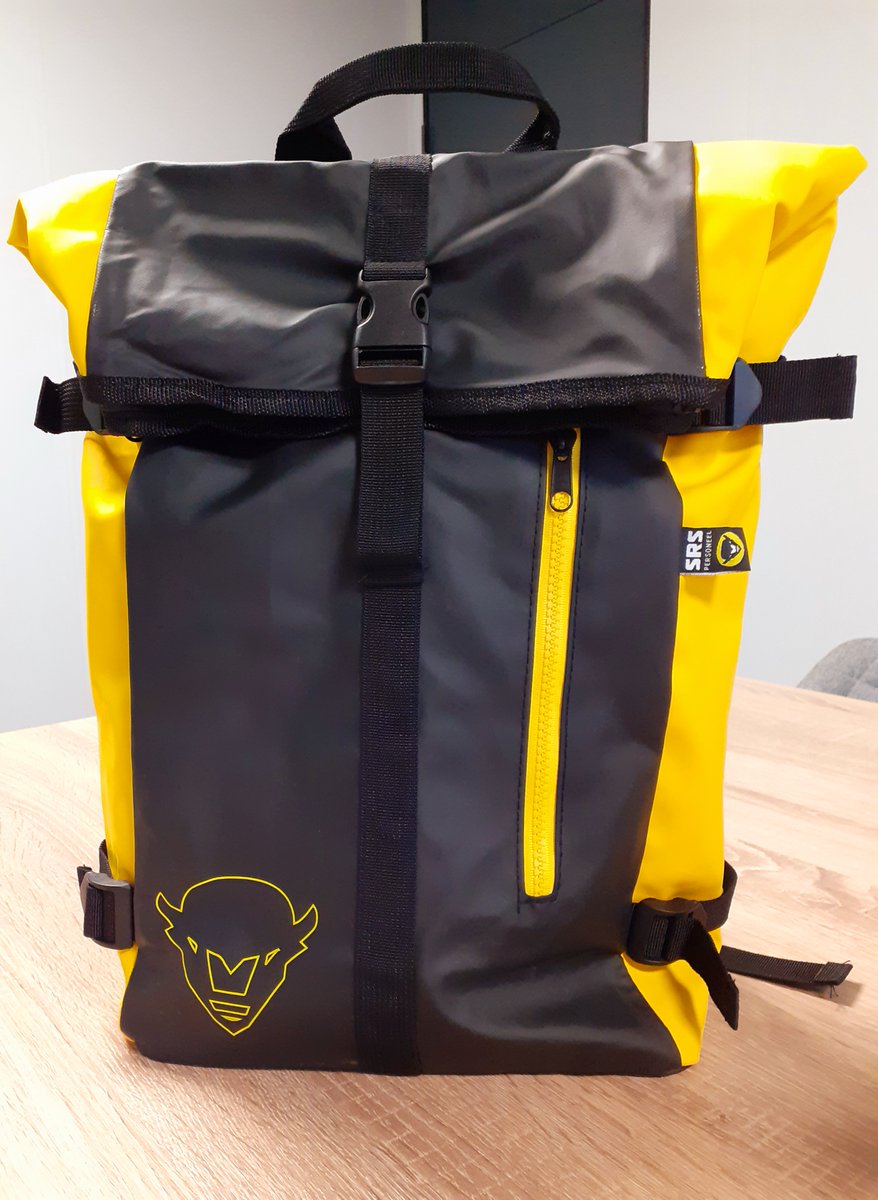 Ook dit jaar hebben wij een uniek en praktisch eindejaarsgeschenk voor alle medewerkers: de SRS-rugzak! Uiteraard zijn ze goed gevuld 😉
#December #Eindejaarsgeschenk #Rugzak