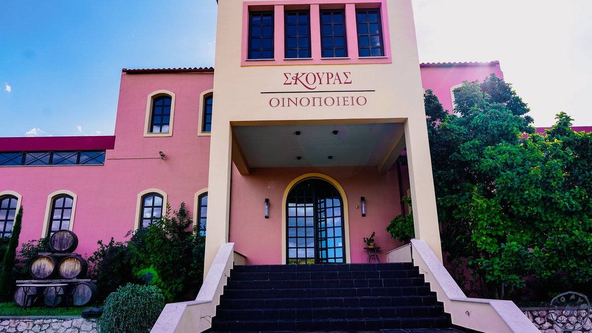 ToAuthentiko's tweet image. Στην ΝΕΜΕΑ, Τέχνη και Οίνος στο ΚΤΗΜΑ ΣΚΟΥΡΑ.
Για #Το_Αυθεντικό ο #ΟΙΝΟΣ είναι ΤΕΧΝΗ. 
«Τέσσερις Εποχές» για το @DOMAINESKOURAS  λοιπόν, εκεί όπου η ΤΕΧΝΗ του Γιώργου Ζογγολόπουλου ενώθηκε με την ΤΕΧΝΗ του Οίνου!
 bit.ly/3Ucg6WA