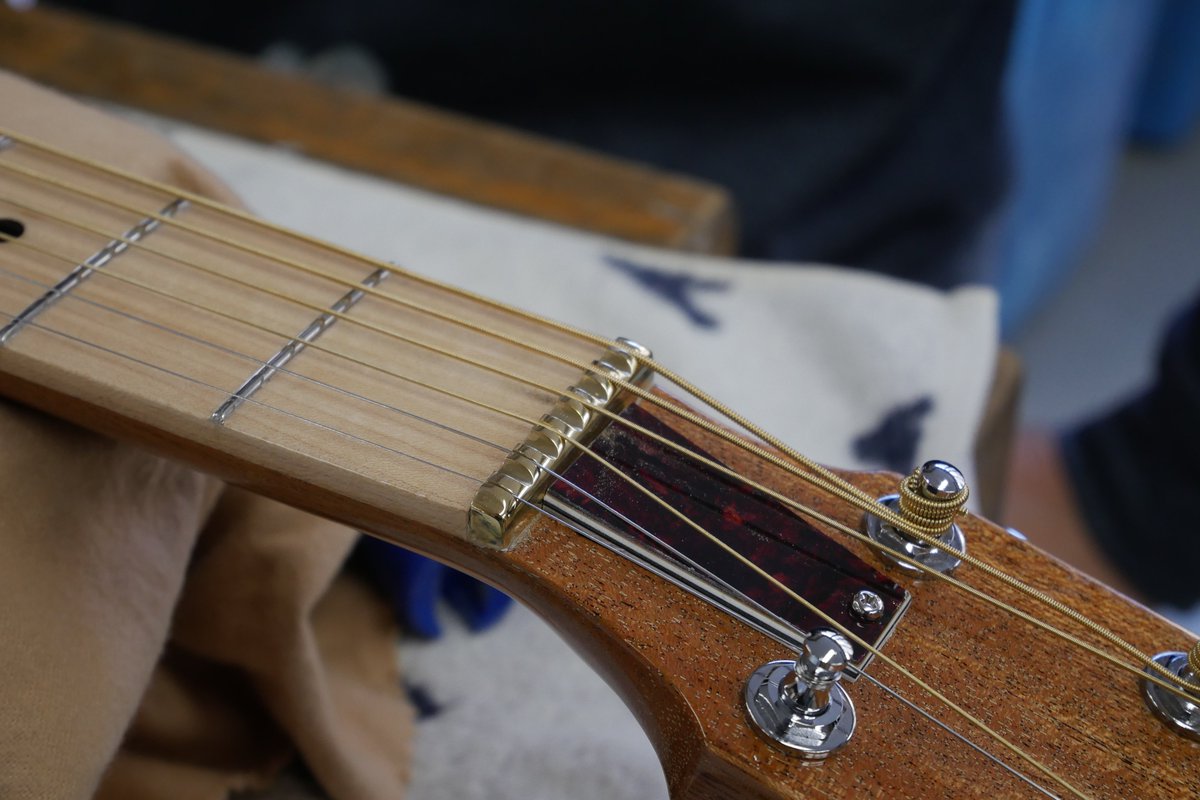 ESPギタークラフト・アカデミー東京校 on Twitter "本日の提出作品・D18タイプのアコギです。マホガニーサイドバック／シトカ