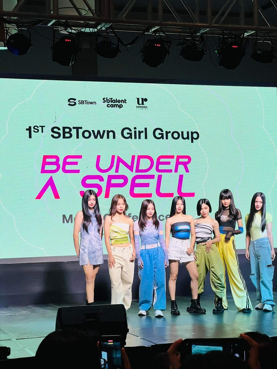 headlinermnl's tweet photo. The girls of YGIG. 🔥
--------
Presented by Universal Records and SHOW Korea/ SB Town
#BeSpelledbyYGIG #YGIGDebut https://t.co/4rfsB7RB2q