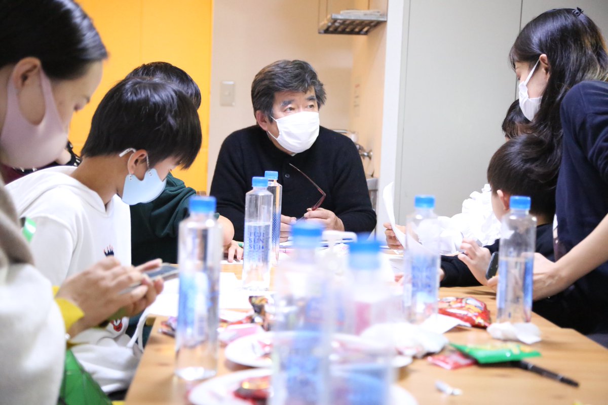 昨日はほぼ全員が集まった初の親睦会〜日本側のチームも大きくなってます。興味のあるタレント、またはスタッフになりたい皆さん、SS Familyはいつでもお待ちしています（＾ν＾）<a href="/KoushiY27/">吉永康志</a> ＠MikaZ1101 
#東京 
#バイリンガル 
#事務所 
#ソングアンドスマイル