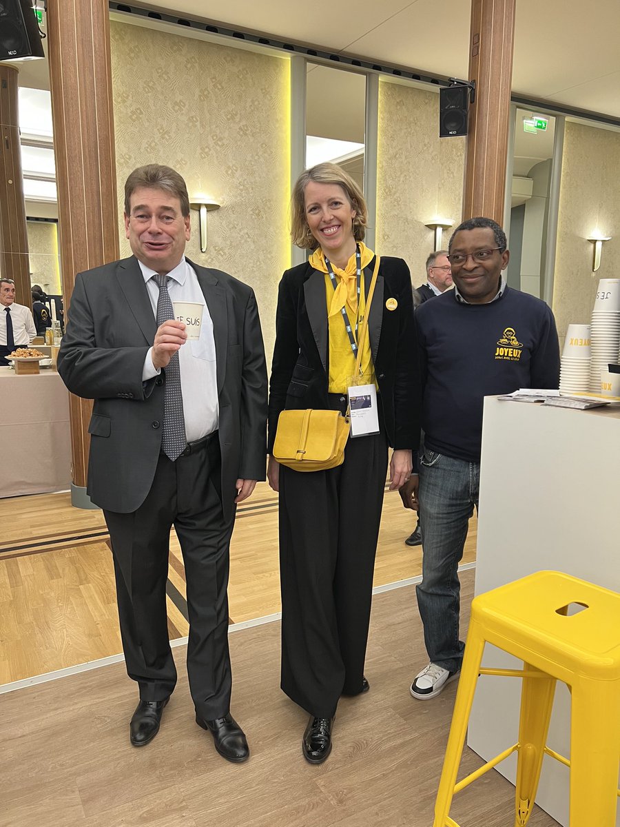 CartesCB's tweet photo. 🚀 #forumCB : le #LABbyCB est prêt à vous accueillir au rez-de-chaussée de la @Maison_Chimie avec @komet_story #Proxigital @BuildYourTotem @CartePayelo @Weem_innovation. #startup
Nous accueillons aussi @cafejoyeux et #Pharmazon… Venez vite tous les rencontrer ! https://t.co/HvXMLYgZhc
