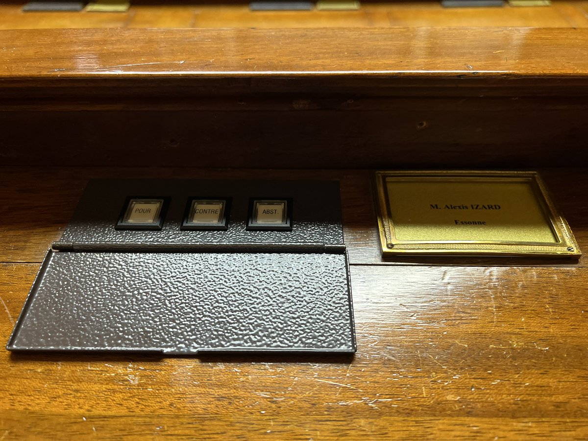 Aujourd’hui, je voterai POUR l’interdiction de la #Corrida. 

La « tradition locale ininterrompue » ne pourra plus servir de dérogation au code pénal sur la protection des animaux.

Si mon choix est compréhensible, j’aimerais partager avec vous ce qui ne l’a PAS influencé. 

🧶⤵️