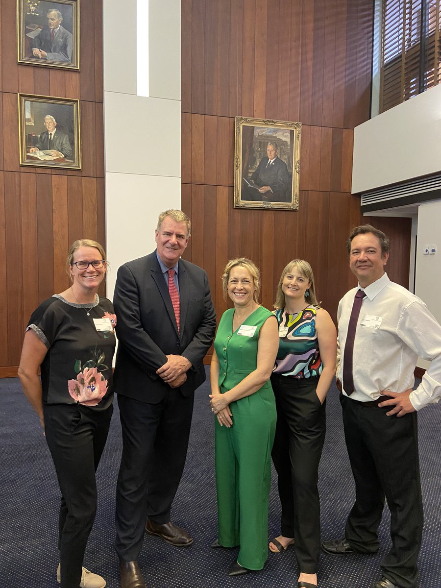 MarkFurnerMP's tweet photo. Organisations like @growcom provide an important voice for Queensland’s horticulture industry. Fantastic to host them at Parliament House this evening to acknowledge years of achievement and opportunity for the future #qldag #qldjobs #eatqld @QldFarmers https://t.co/zMVMWw8WTJ