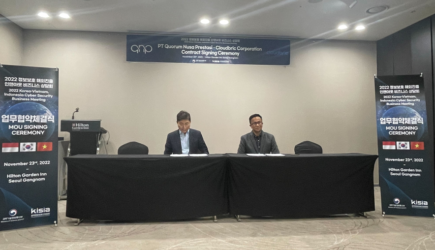 cloudbric's tweet photo. MOU between PT Quorum Nusa Prestasi and Cloudbric!

Cloudbric signed a MOU with PT Quorum Nusa Prestasi in 2022 Korea-Vietnam, Indonesia Cyber Security Business Meeting.
Also, QNP visited Cloudbric Office to discuss in more detail.

Welcome to QNP!

#KISIA #QNP #MOU https://t.co/wO8jSkPb7B