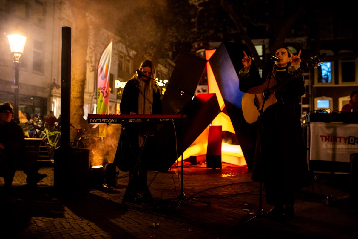 We kunnen het niet laten om nog meer mooie foto's te delen van het geweldige Slotfeest van Utrecht900. Meer foto's bekijken? Ga dan naar het fotoalbum op Facebook 👉🏼 facebook.com/utrecht900 #utrecht900jaar 
<a href="/StMaartenParade/">Sint Maarten Parade</a>