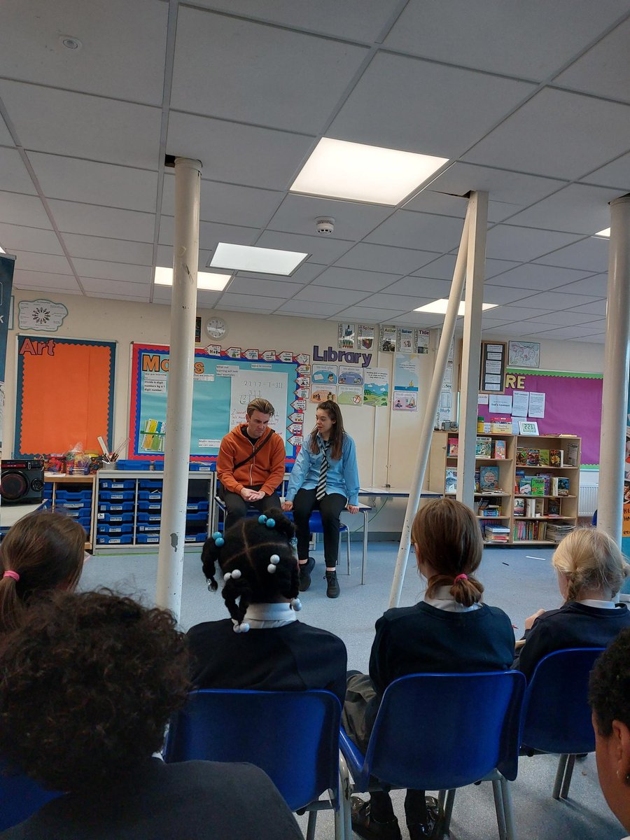 StVincent_DP's tweet photo. We really enjoyed our informative workshop hosted by @LoudmouthUK it taught us how to stay safe and deal with certain situations. @StThomasMoreE1 @StAnnesgaCPS https://t.co/4fFRIjcAce