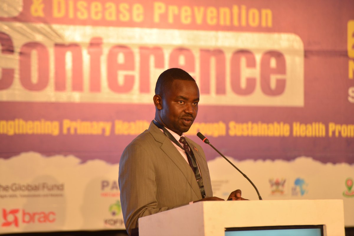 LukangaSamuel1's tweet photo. Dr. Richard Mugahi, the Ass.Commissioner for Reproductive & Infant Health-@MinofHealthUG ;-"We must find young people where they are if they are in betting centers,that is where our interventions should be”
#HPConfUG https://t.co/yEoK1BSziG