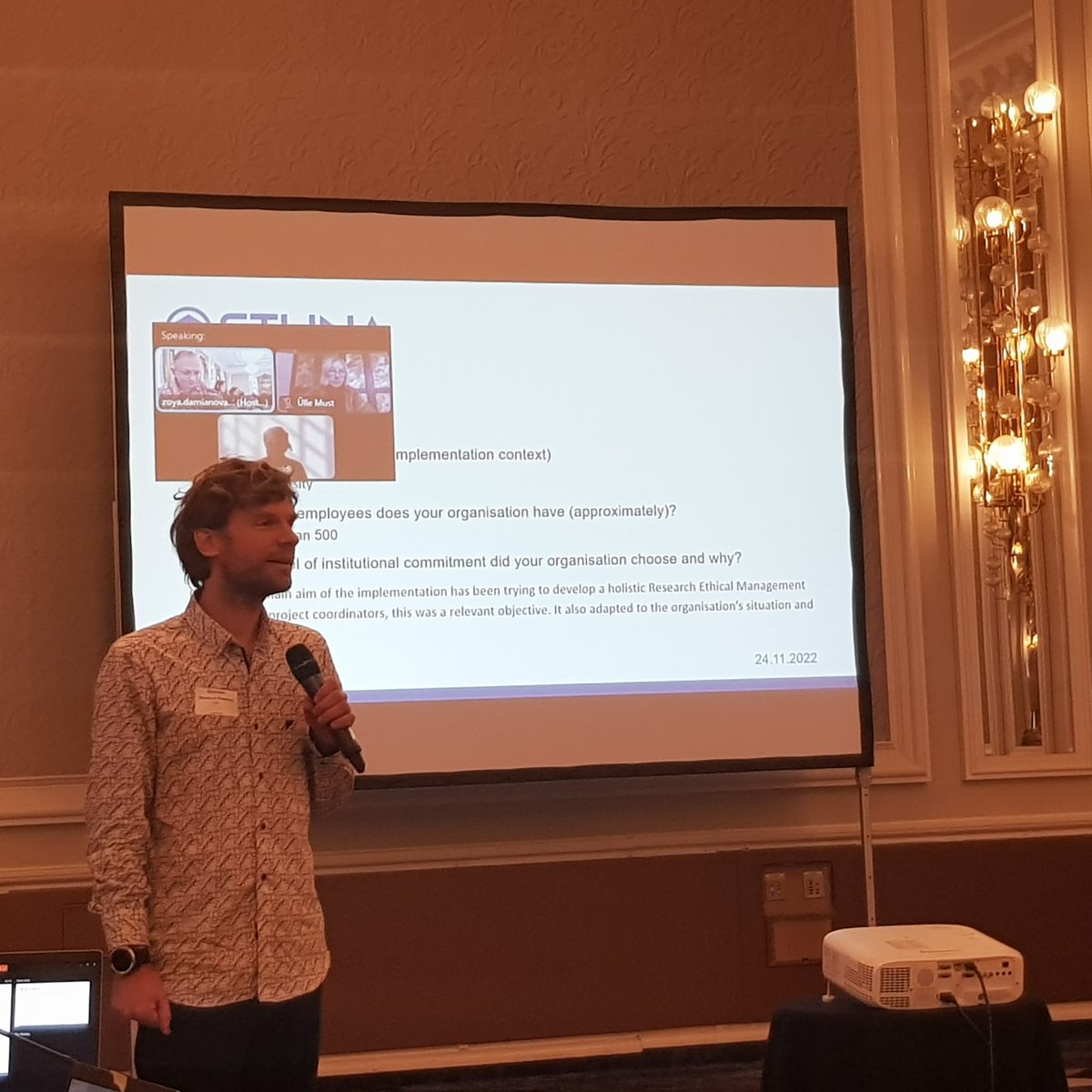 ↗️😀@RamonFeenstra y @LauraBernalSnc presentan ETHNA System Implementation process at @UJIuniversitat @ethnasystem @ARCFund_Bg @BiocomDe @UNINOVA @NTNU @Harno_ee @espaitec @FECYT_Ciencia @MorriSuper @DBT_Foundation @ZSInnovation #RRI #Responsible #Research #Innovation #Ethics