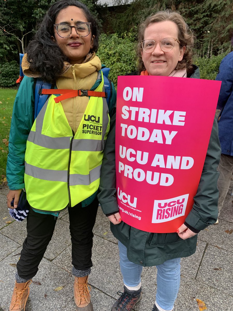 UCUSOUTHWEST's tweet photo. Setting up for pickets and breakfast (👍😊)  @ExeterUCU on day 1  of  #ucuRISING strike action!  @ucu https://t.co/8EBl8zL7J5