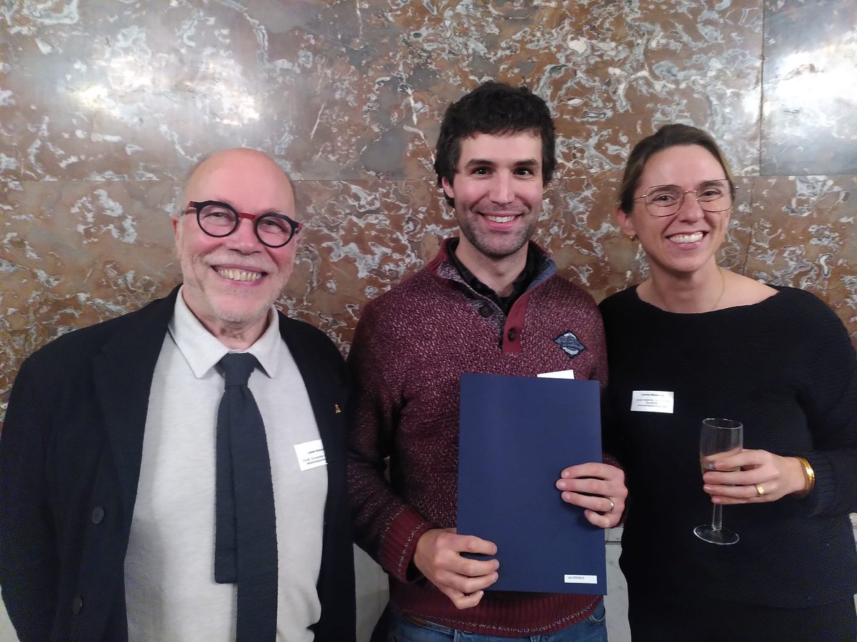 OnderzoekOdisee's tweet photo. Ex Odisee collega Jan Sermeus uit @KU_Leuven krijgt de jaarprijs wetenschapscommunicatie van @_KVAB en @JongeAcademie voor de STEM-speeltuin die hij samen met Pieter Tijtgat ontwikkelde. Een project van @odiseehogesch om nieuwsgierigheid bij kinderen aan te wakkeren.
#wetcom https://t.co/AfdSPXqOt3