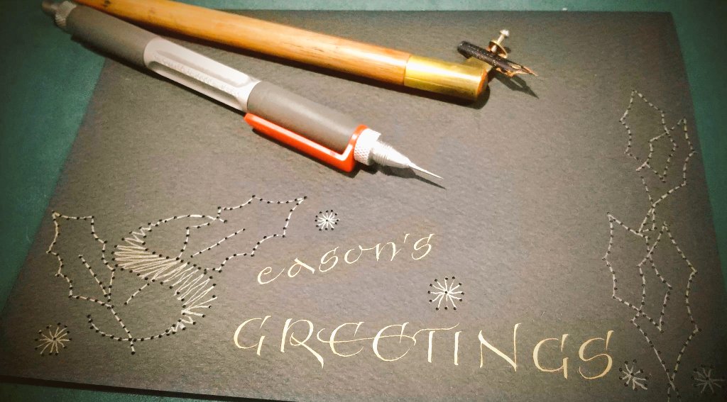 HNCalligraphy's tweet photo. ✨Season's Greetings🎄
実際に刺繍糸で刺しているわけではありません。
紙に描く刺繍をPointed Penによる文字と組み合わせて構成しています。
#紙刺繍
#paper_piercing
#happy_holidays
#Pointe_Pen_Variations https://t.co/8IaDdFHkvZ