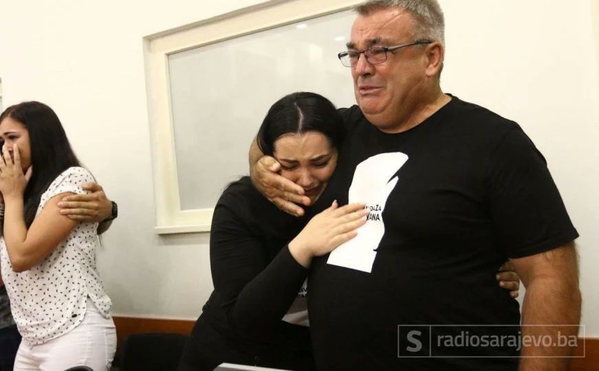 corleone_ah's tweet photo. svaka suza ovih ljudi vam se vratila dabogda https://t.co/wVyUXhipfk