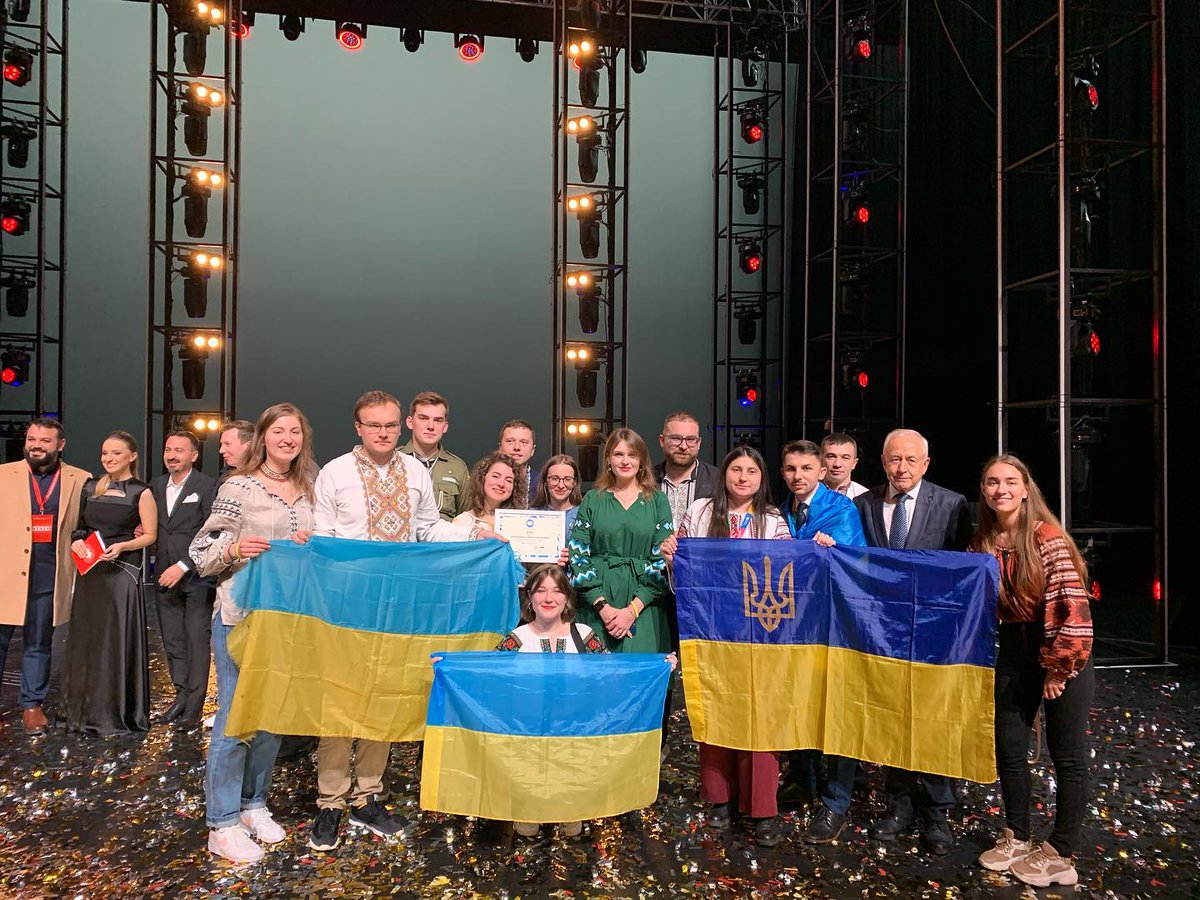 We have amazing news!
#Lviv won the title of #EuropeanYouthCapital-2025! 
Congratulations! @tvorylviv, your hard work and perseverance have paid off. 
@Youth_Forum 
@oleh_malets 
@AndMoskalenko