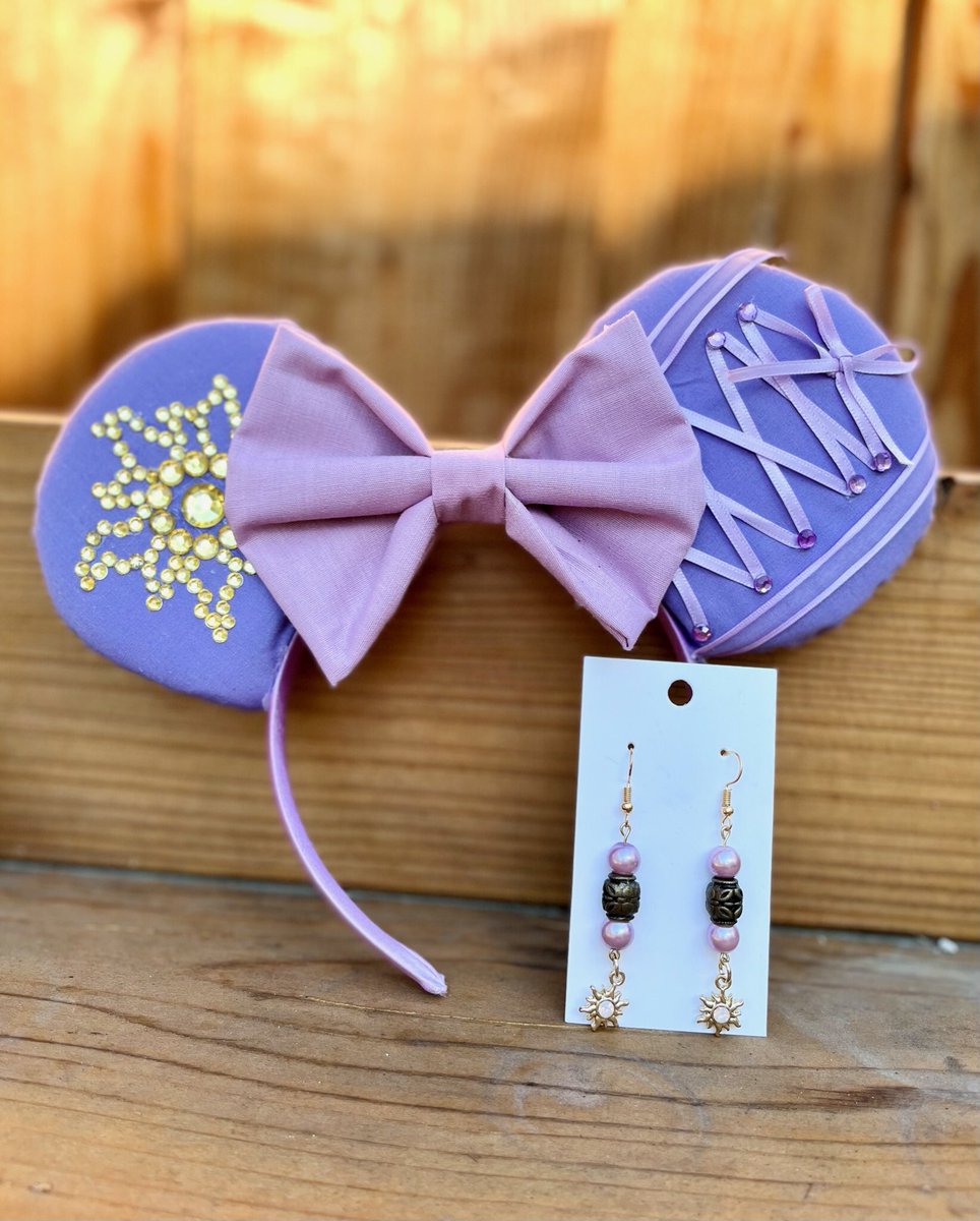 Scullys_Stuff's tweet photo. @sincerelyivy Hi! We’re having a sale until December 1st all our shop will be 20% off! And all of our Disney Inspired Collection donates towards a charity for queer Floridians! 

Also check out our sister shop @eartoearsmiles 

https://t.co/hlxFZSyMsI https://t.co/nfraTnCS4D