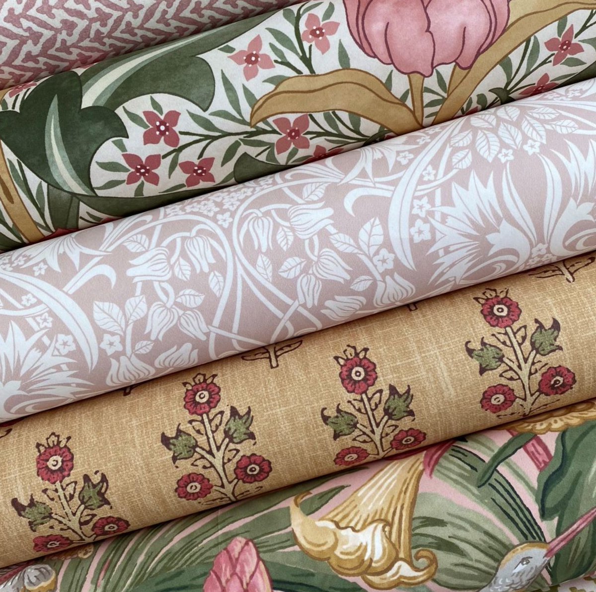 Curtaincraft's tweet image. Create captivating rooms with the exquisite new wallpapers from the GP &amp;amp; J Baker Originals Brantwood and House Small Prints collections. 

Discover more designer suppliers at curtaincraft.co.uk

#newcollection #smallprints #softcolours #pinkandgreen #wallpapercollective