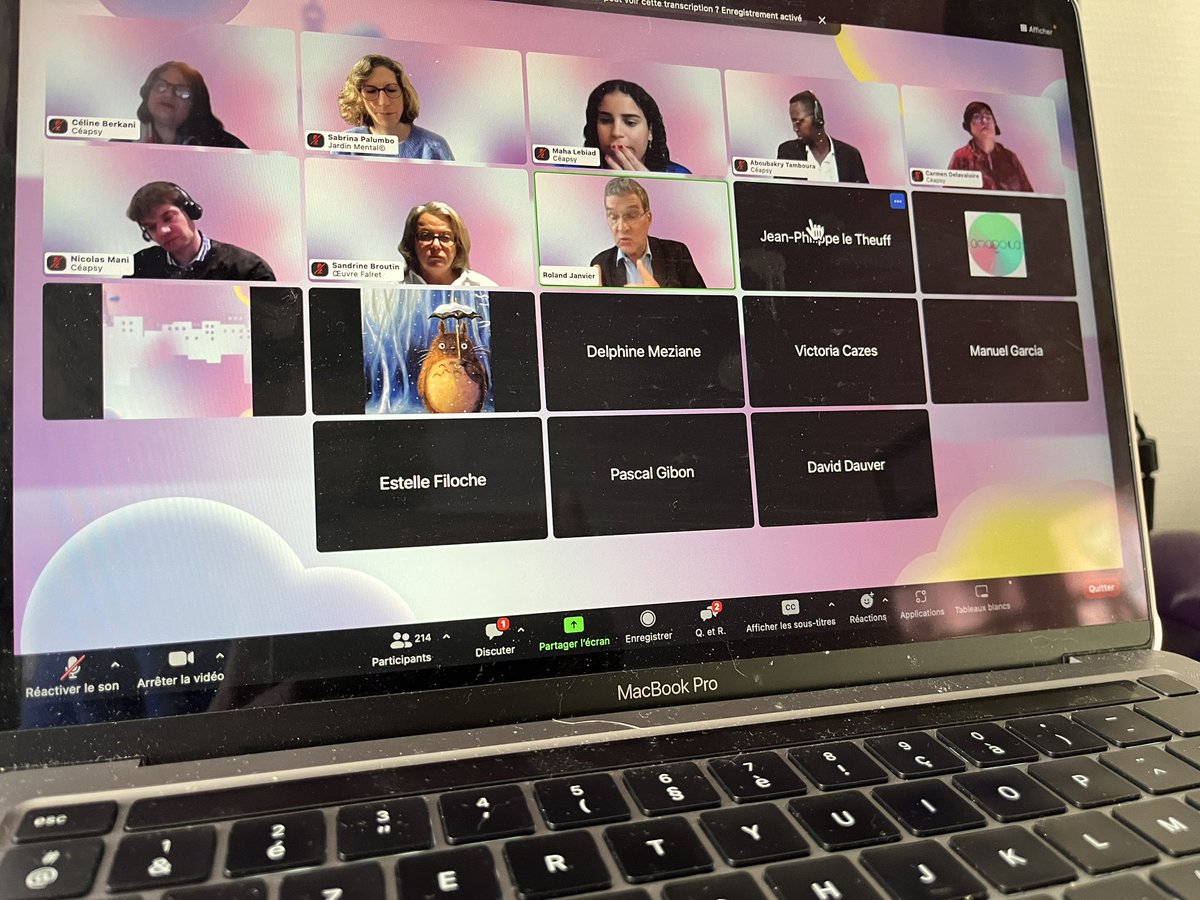 sabpalumbo's tweet photo. Le colloque du @ceapsy_idf sur la #transitioninclusive c’est maintenant avec Roland Janvier au micro 🎤 https://t.co/1T7Fveccx3