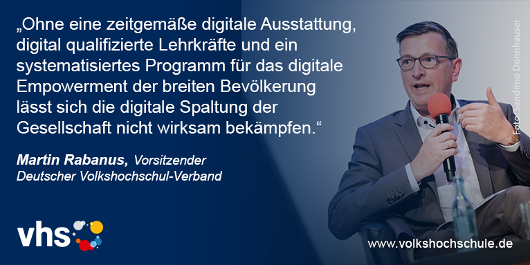 Die #Volkshochschule|n beklagen ein verlorenes Jahr für die digitale Weiterbildung in Deutschland. Die Bundesregierung bleibt Zusagen aus dem #Koalitionsvertrag weiter schuldig. Weitere Informationen in unserer Pressemitteilung➡️ vhs.link/3xKmyq #Digitalisierung