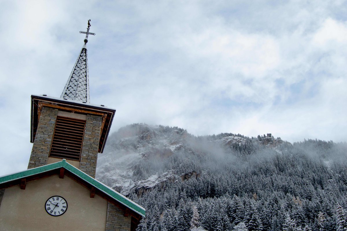 Parce qu’on n’en a jamais assez ❄️
Pour admirer #Pralognan en temps réel, c’est par ici 👉🏼 bit.ly/3EYh8kn 

J-16 avant la préouverture du domaine skiable et des Rencontres Montagne de Pralognan-la-Vanoise. 🗻
J-23 avant l’ouverture officielle. ⛷
skipass.pralognan.com