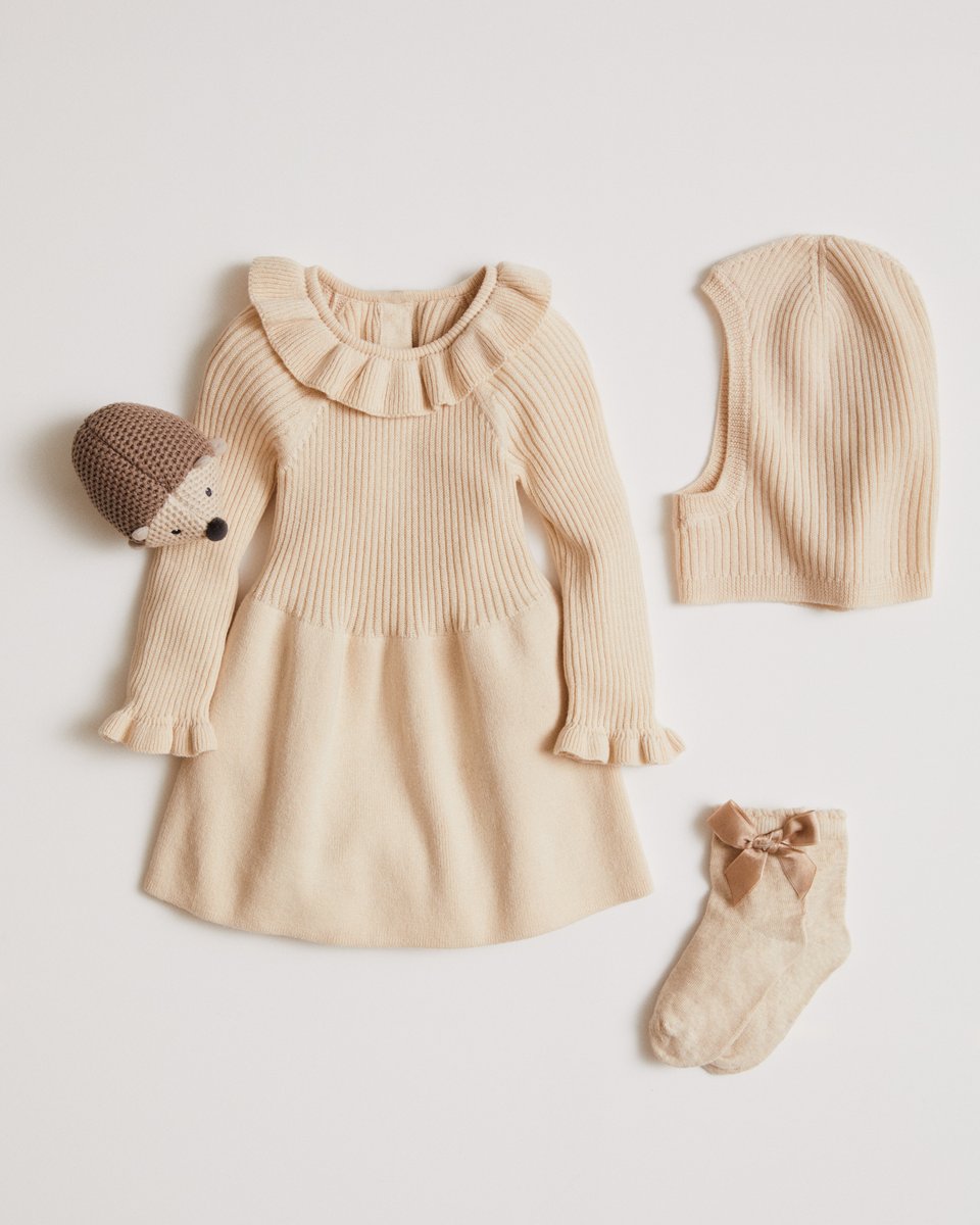 hmjordan_'s tweet photo. When scouting for hedgehogs, it's important to blend in with the rest of their family. 🦔 #HMKids
طقم محبوك مزيّن برأس على شكل القنفذ. سيحبه الأطف��ل بالتأكيد! 🦔 #HMKids https://t.co/VQ7twYUZSJ