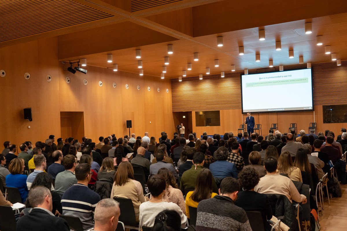 🔴 #OTDTech2022 | Iago Fraga, experto en productividad empresarial, nos presenta el método 𝗢𝗦𝗘𝗜.

(𝐎) Objetivos
(𝗦) Estrategia
(𝗘) Ejecución
(𝗜)  Infraestructuras

Nos metemos de lleno en la automatización de procesos administrativos 🖥️