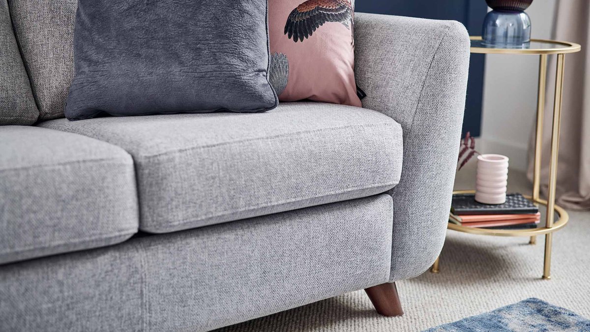 GPlanDesign's tweet image. Do you recognise Martha? 

Martha was one of our favourite Vintage sofas, which we’ve recently brought back, and this Black Friday, you can get 25% off* online! ow.ly/CbKX50LA3Th. 

*T&amp;amp;C&apos;s apply.
#gplan #vintagesofas #gplanvintage #sofas #martha #blackfriday #offers