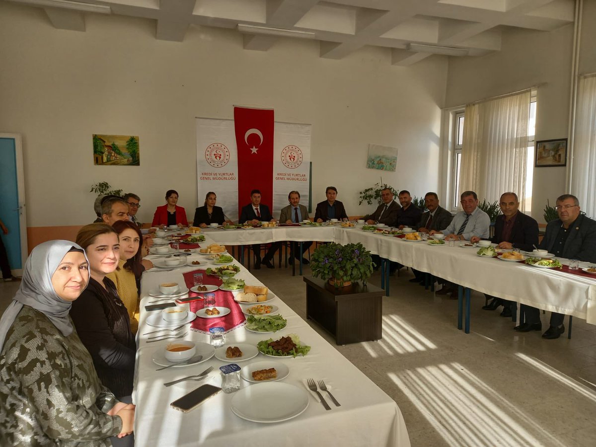 NigdeKYGM's tweet photo. İl Müdürümüz Sn. İlker Ötgünlü ‘nün riyasetinde Birim Müdürlerimiz ile istişare toplantısındayız☺️

📍Bor Yurdumuz

Yurtlarımız ve birçok konuyla alakalı fikir alışverişlerimizi tamamladık🙋🏻‍♂️ https://t.co/UwWL99sKjW
