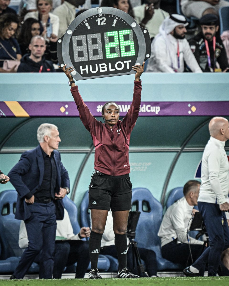Salima Mukansanga has become the first African female referee to officiate a FIFA World Cup match 👏