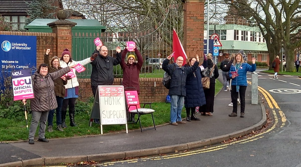 WorcesterUCU's tweet photo. Malvern and Severn gates, St John's campus in full flow. Come and talk to us - we'll be here until 10:30. We're a friendly bunch! #ucurising #enoughisenough https://t.co/ZOt35Yk1le