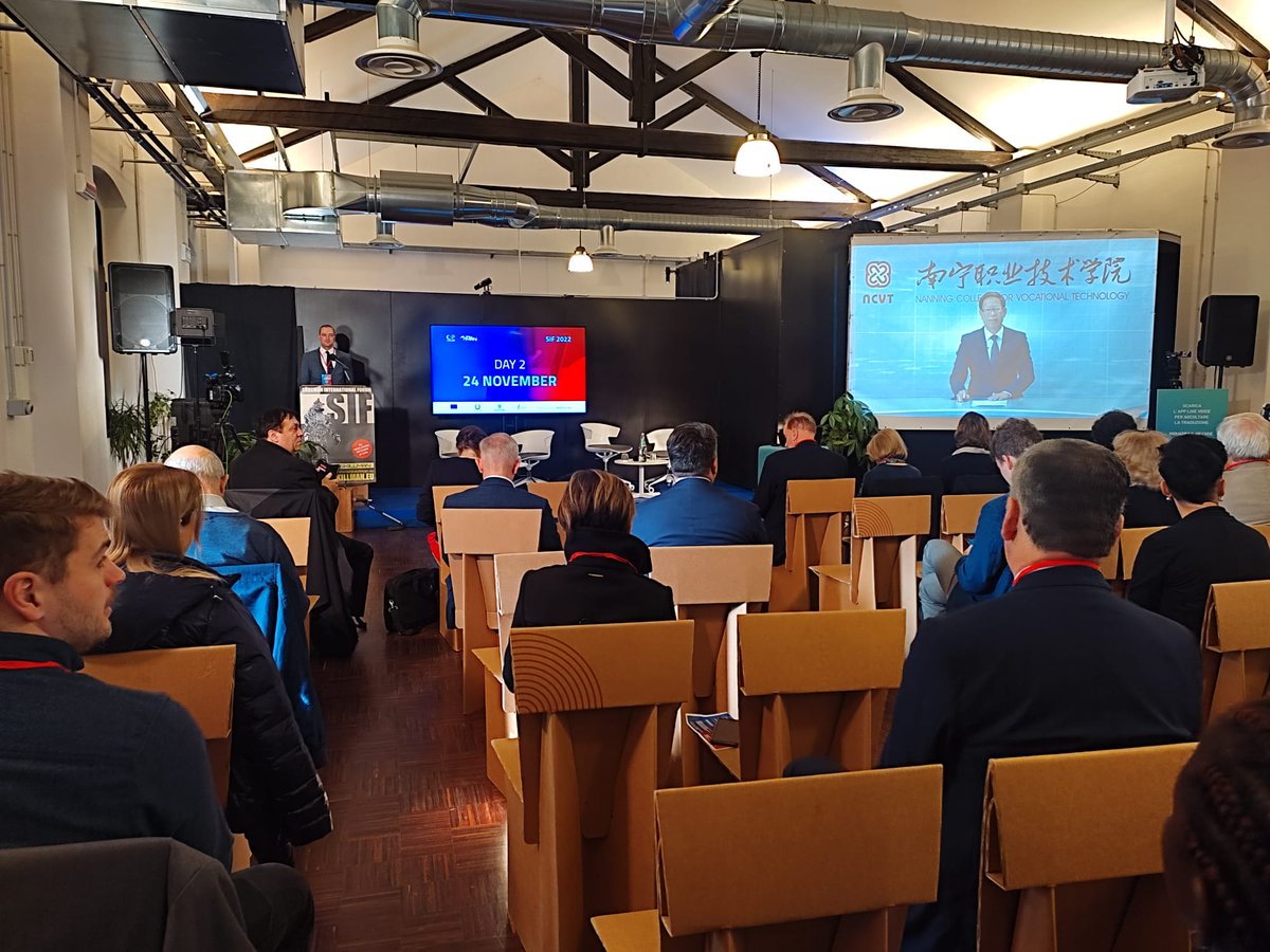 The second day of SIF 2022 kicked off with an opening discussion on the development of the Skillman China initiative with the TVET representatives from overseas and ECCTIC UK ENIC.
#weloveskills #sif2022