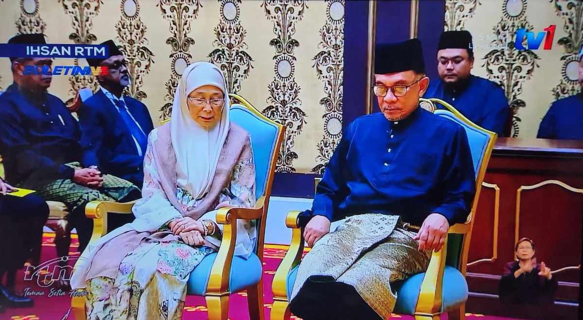 bongkersz's tweet photo. 😭😭 I think I cried a bit. A bit only lah. https://t.co/2HhYKwkgVl