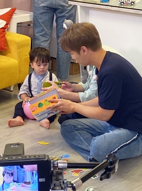 낮 이사                         저녁 베이비시터