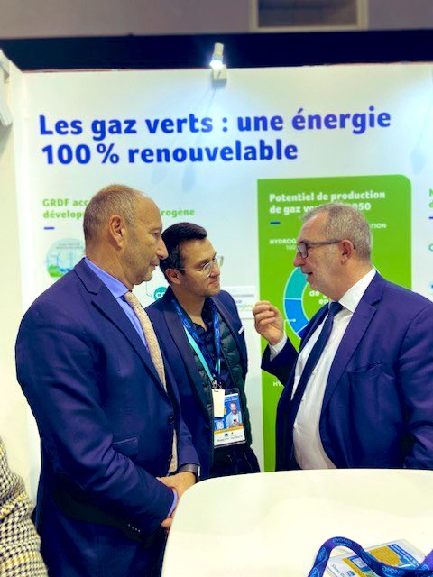 #SMCL2022 | Signature du Memorandum of Understanding #Greendeliriver par <a href="/AlexisBachelay/">Alexis Bachelay</a>, vice-président du #Syctom et <a href="/GRDF/">GRDF</a>.
Ce #MoU confirme l’engagement du Syctom en faveur du développement d’une filière de logistique fluviale décarbonée en #IDF.