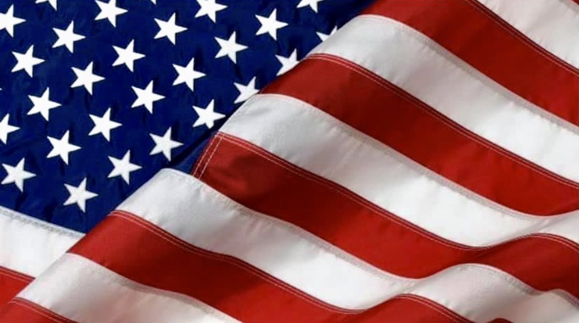 colmmurphy77's tweet photo. Happy Thanksgiving USA. Hope you all enjoy with family and those close to you!! Life is precious so enjoy this time together! #Thanksgiving2022 #FamilyandFriends https://t.co/6VPqDfPUif
