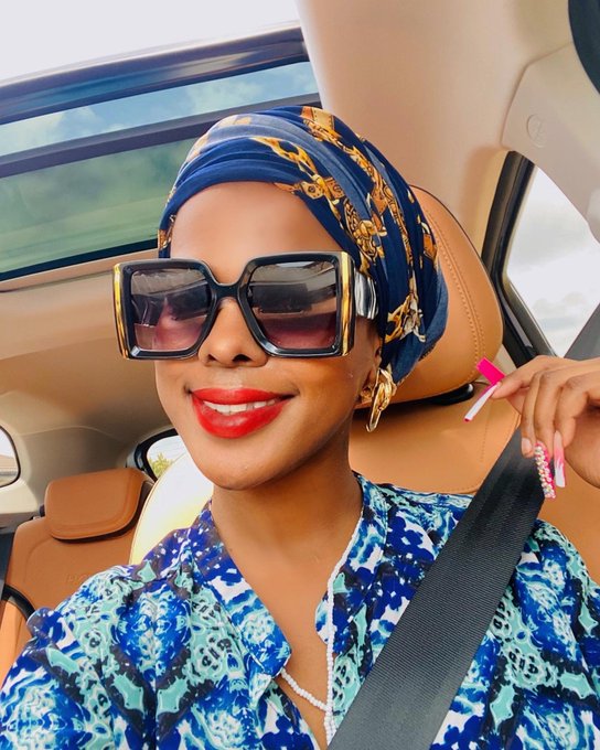 Riding in style @HavalSouth  sayolanda abafana ngemoto ene Sunroof ☀️  #ThisBodyWorksForMe #Bubbly https://t<a class="tags" target="_blank" title="On Twitter" href="/?out=eyJ0eXAiOiJKV1QiLCJhbGciOiJIUzUxMiJ9.eyJpYXQiOjE3MjU1MTM2ODcsImlzcyI6InR3cG9ybnN0YXJzLmNvbSIsIm5iZiI6MTcyNTUxMzY4NywiZXhwIjoxNzU3MDQ5Njg3LCJyZWRpcmVjdF91cmwiOiJodHRwczovL3R3aXR0ZXIuY29tL0hhdmFsU291dGgifQ.lx1dJ8-nyNWxioeXPEQCjmXMyal3qD1cxTBzAlyd-QbJkQXcpJGsFTwQX6sANBS824Zke1zYiS8Qrj1azrLQ9g">@HavalSouth</a><a href="/tag/bubbly"class="tags"><span>#bubbly</span></a><a href="/tag/thisbodyworksforme"class="tags"><span>#thisbodyworksforme</span></a>