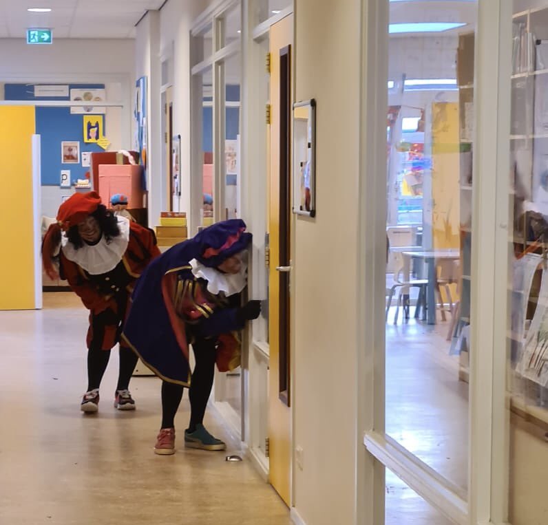 Wat een bof! Hoog bezoek vanochtend in alle groepen: de Strooipieten kwamen langs! <a href="/JohannesSKOP/">Johannesschool</a>  <a href="/SKOPPijnacker/">SKOP</a>