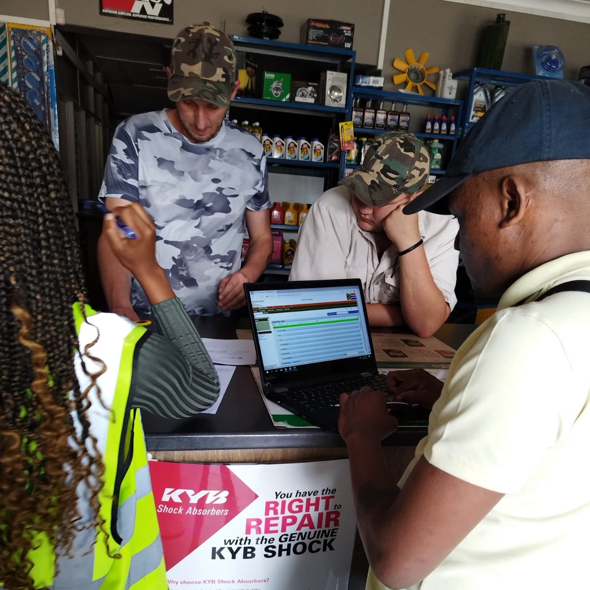 deptoflabour's tweet photo. 📷Our inspectors visited #retail, #hospitality, and #construction establishments in Machadodorp, Belfast, and Dullstroom on Day 4 of the #MegaBlitz in Mpumalanga. Companies that did not comply with the Occupational Health and Safety Act were issued with contravention notices. # https://t.co/UukpWseMyr