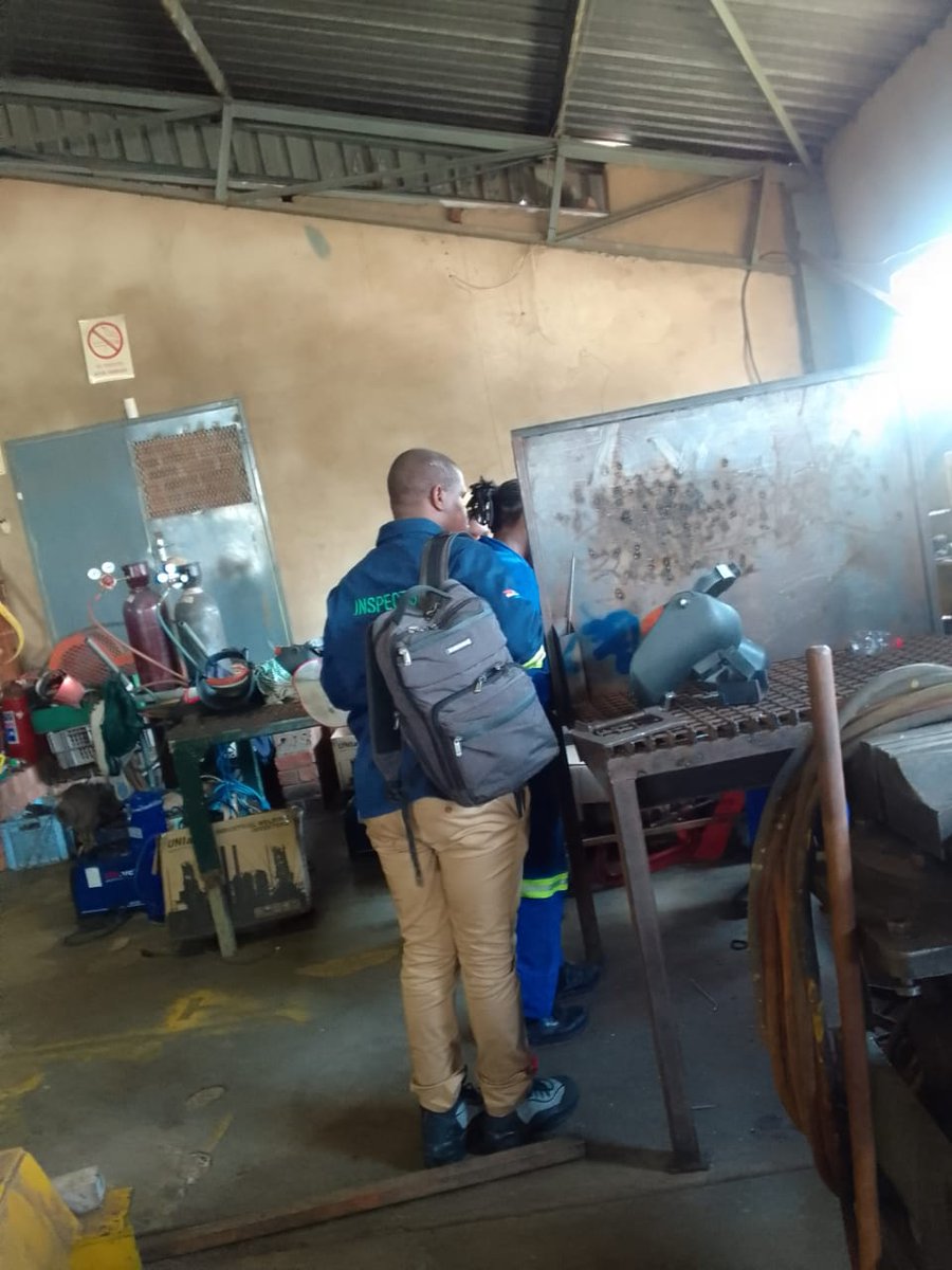 deptoflabour's tweet photo. 📷Our inspectors visited #retail, #hospitality, and #construction establishments in Machadodorp, Belfast, and Dullstroom on Day 4 of the #MegaBlitz in Mpumalanga. Companies that did not comply with the Occupational Health and Safety Act were issued with contravention notices. # https://t.co/UukpWseMyr