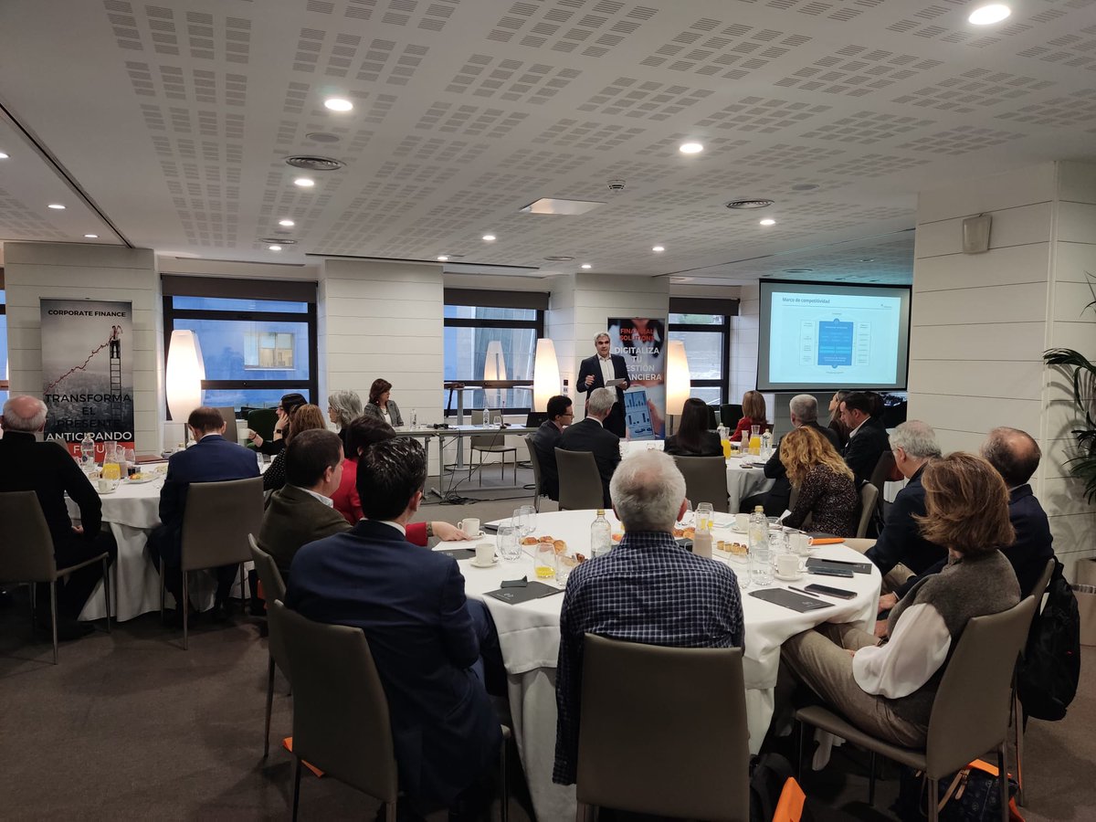 🔹<a href="/ibon_gil/">Ibon Gil de San Vicente</a> inaugura el Foro Financiero de <a href="/lks_next/">LKS Next</a>  contando las principales conclusiones del Informe de Competitividad 2022 recientemente publicado por Orkestra y profundizando en la palanca financiera. 

[📘] Informe: bit.ly/3EHySAh